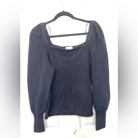 Black Sweater - Picture 1 of 5